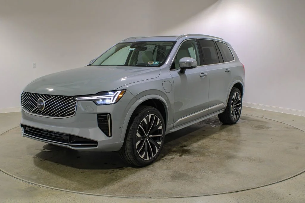2026 Volvo XC90 T8 Recharge Ultra Bright 4WD's photo
