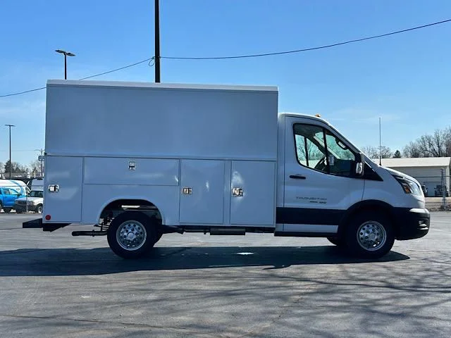 New 2024 Oxford White Ford Cutaway image 18