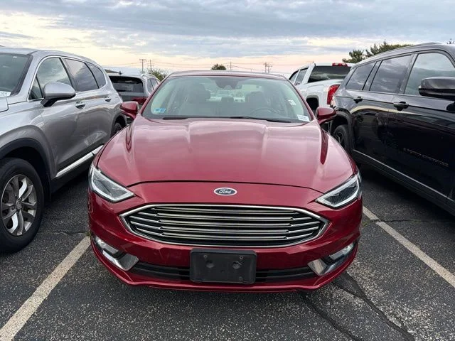 Used 2017 Red Ford SE Luxury image 2