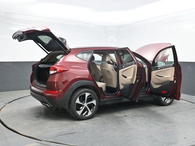 Used 2016 Red Hyundai Sport image 51