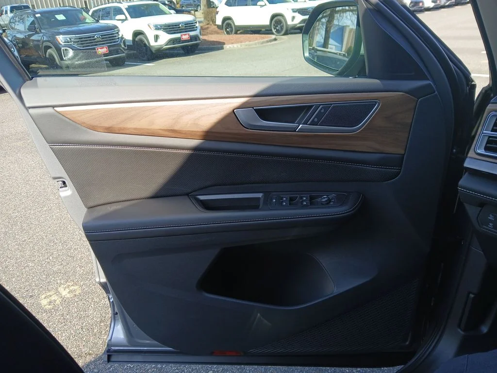 New 2026 Silver Volkswagen 2.0T SE image 10