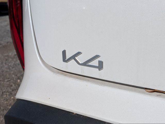 New 2026 Snow White Pearl Kia EX image 11