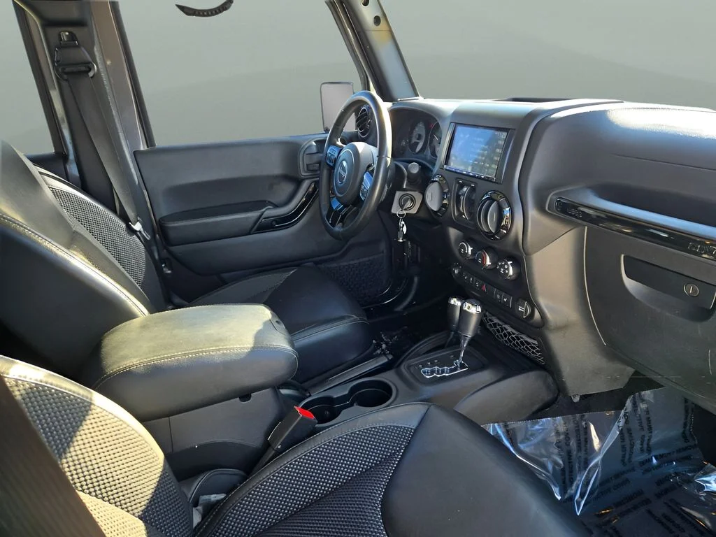 Used 2016 Gray Jeep Unlimited Sahara image 8