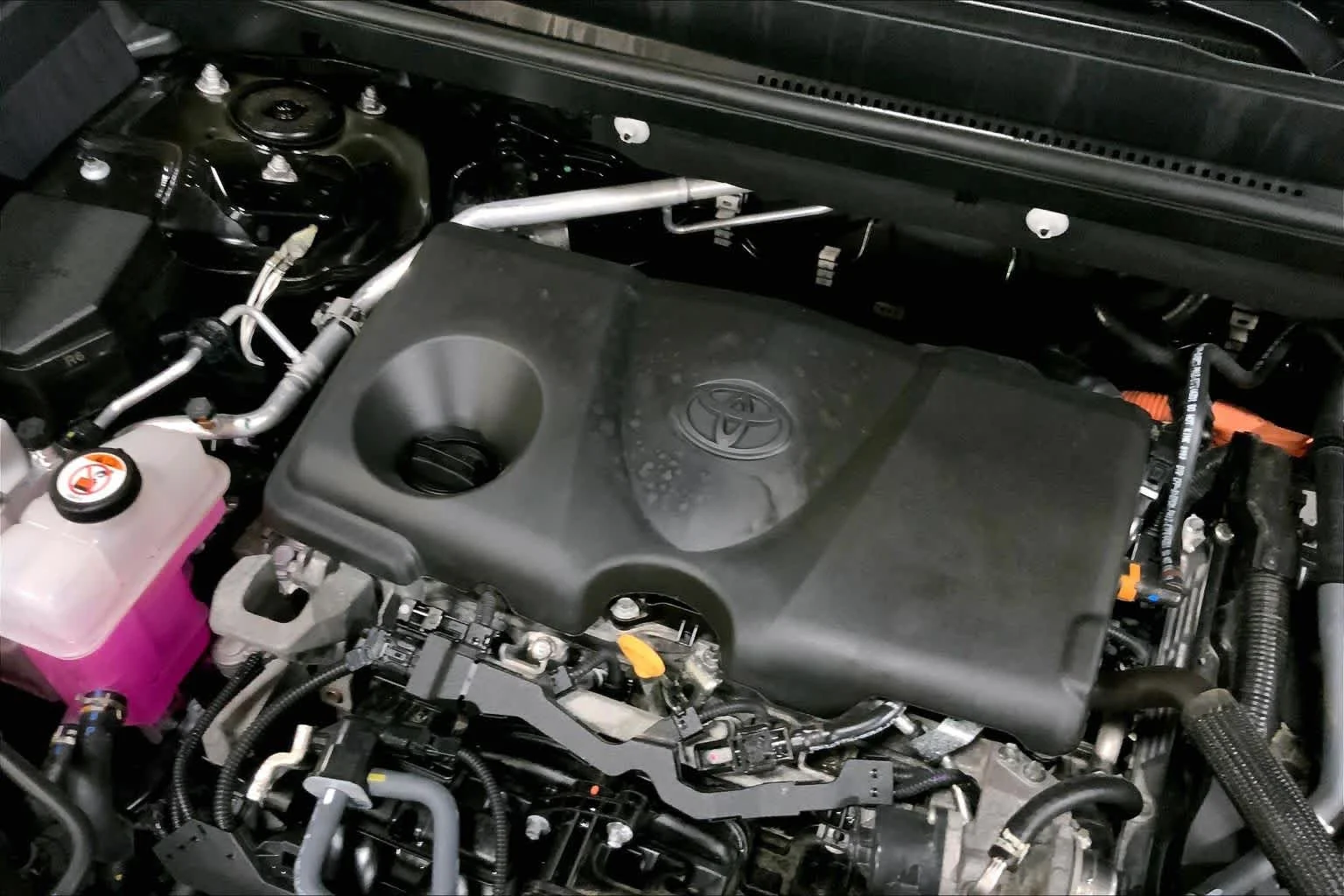 Used 2025 Midnight Black Metallic Toyota Hybrid XLE image 33