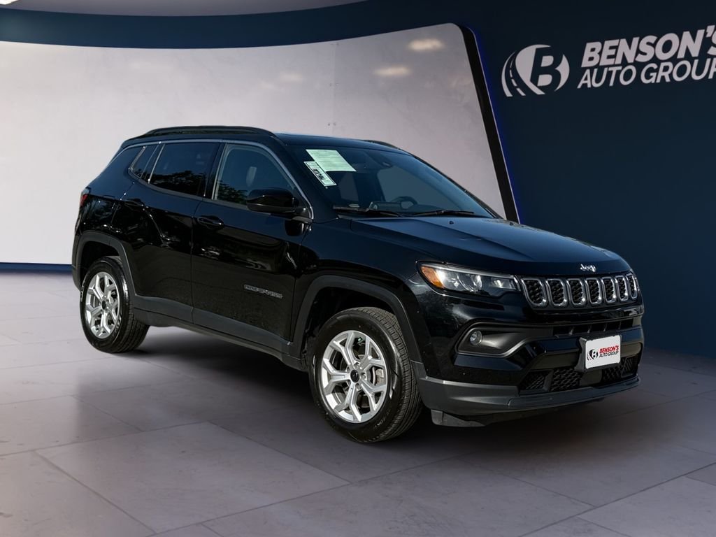 Used 2025 Black Jeep Latitude image 6
