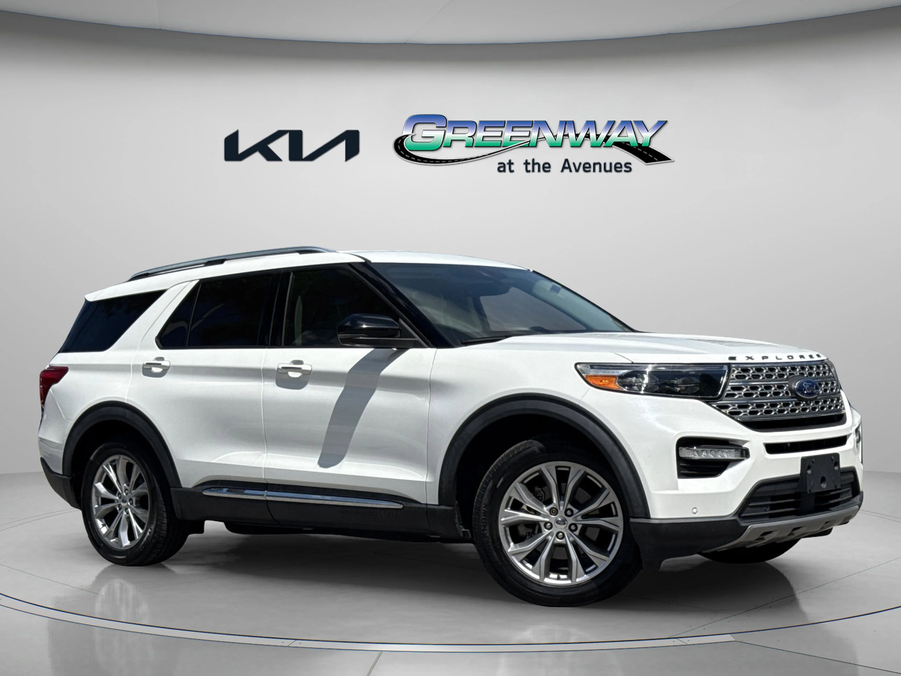 2020 Ford Explorer Limited RWD's photo