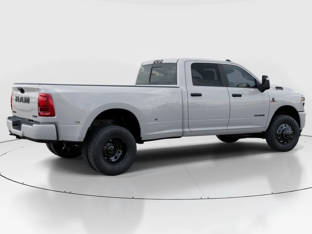 New 2026 Bright White Clear-Coat Exterior Paint RAM Big Horn image 4