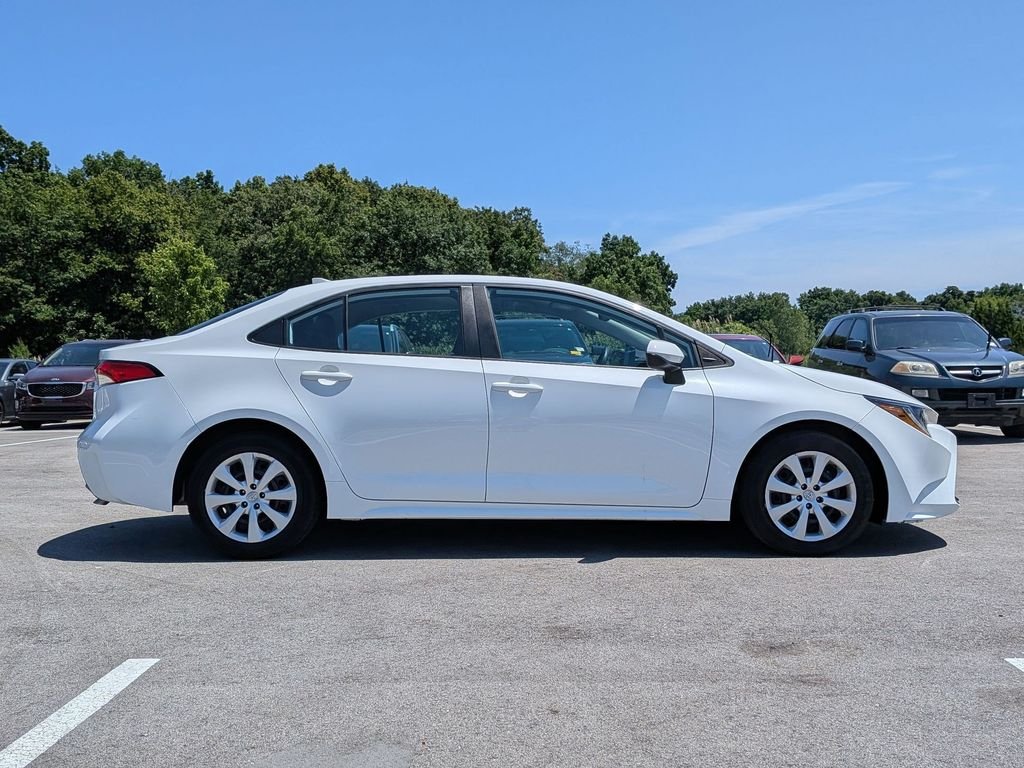 2023 Toyota Corolla LE - Photo 8