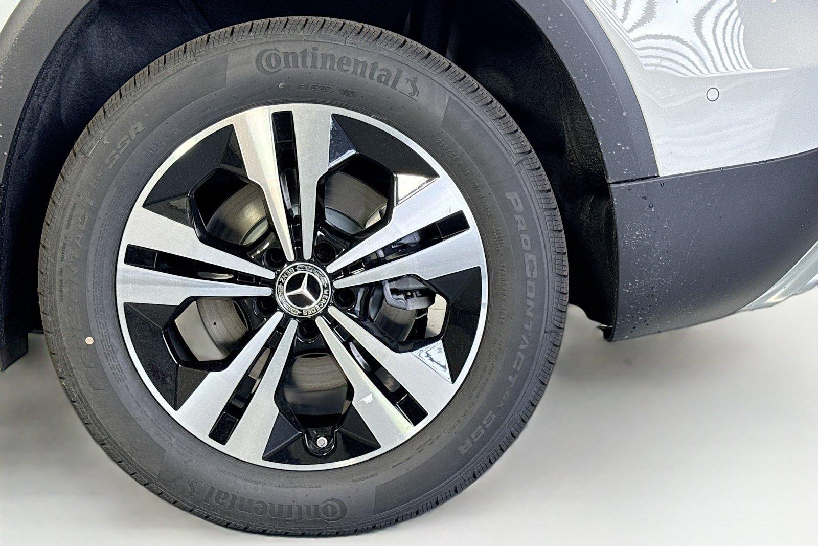 New 2026 Polar White Mercedes-Benz GLB 250 image 29