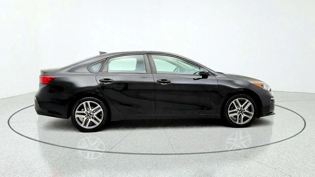 Used 2019 Aurora Black Kia S IVT image 4
