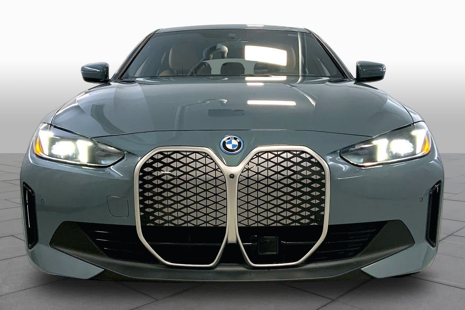 Used 2025 Cape York Green Metallic BMW eDrive40 image 3