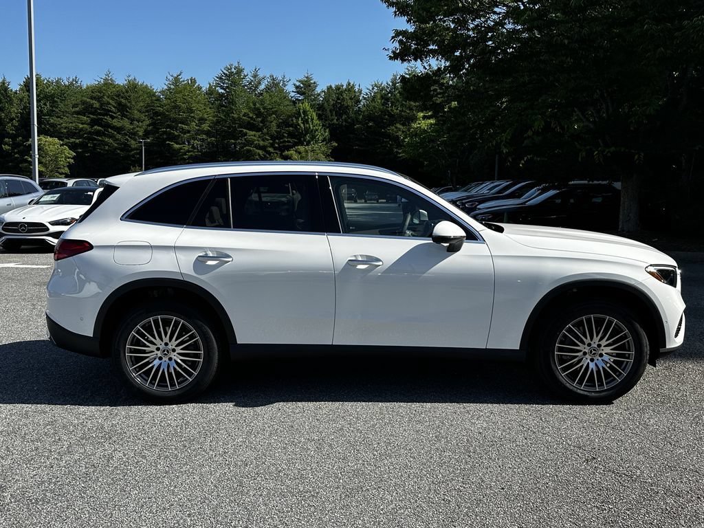 New 2026 Polar White Mercedes-Benz GLC 300 image 9