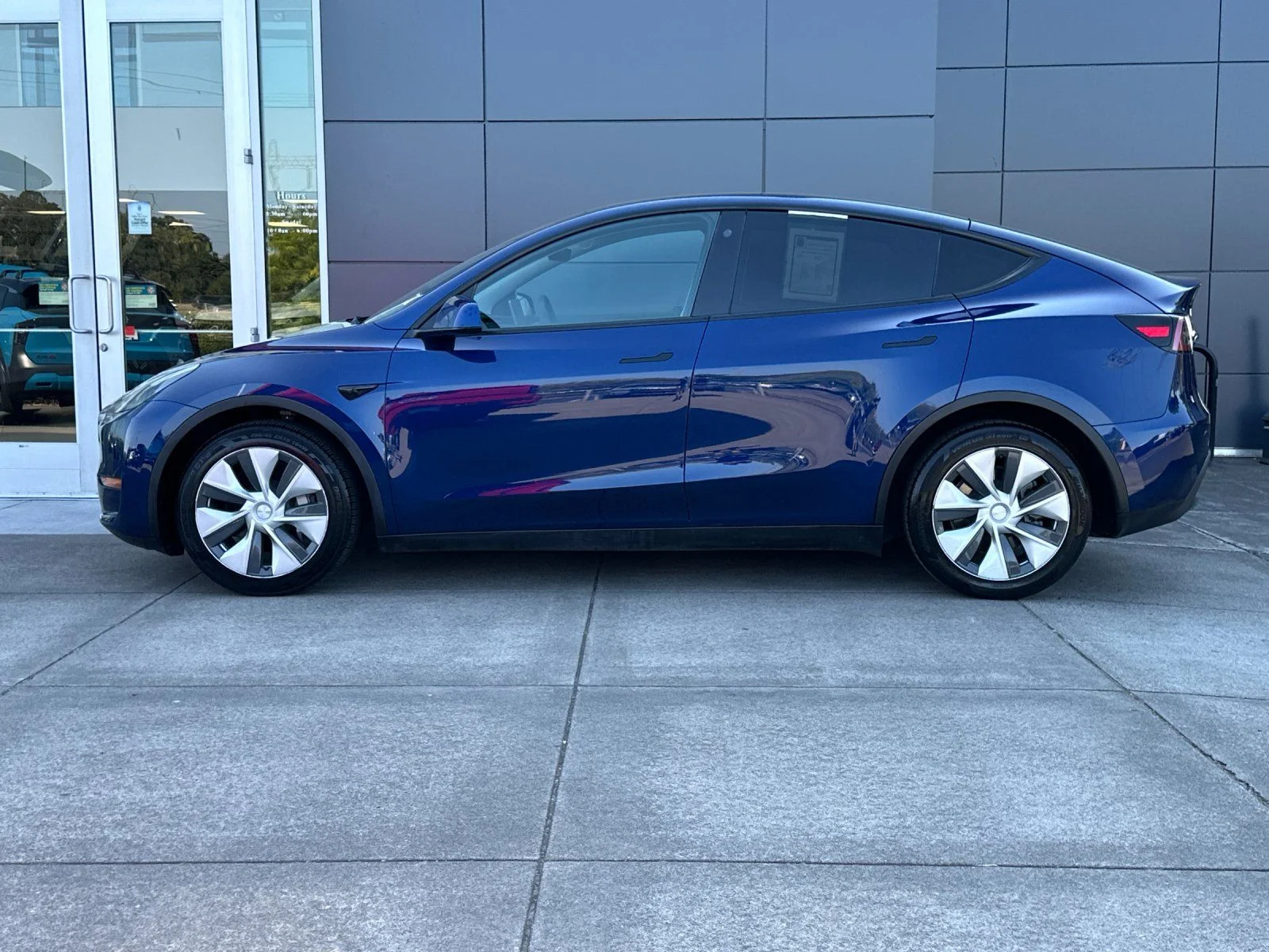Used 2022 Blue Tesla Long Range image 6