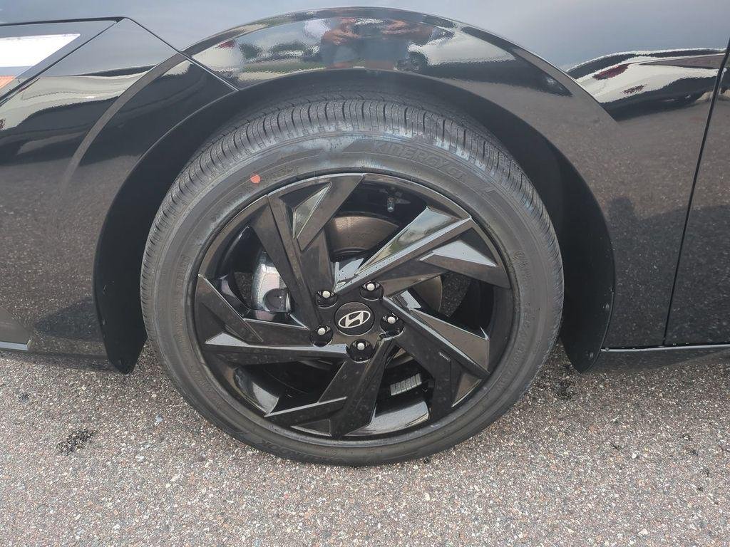 New 2026 Black Hyundai SEL Sport image 11