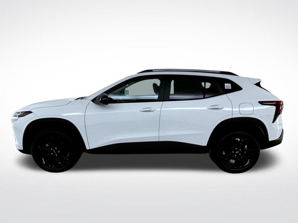 New 2026 Summit White Chevrolet ACTIV image 10