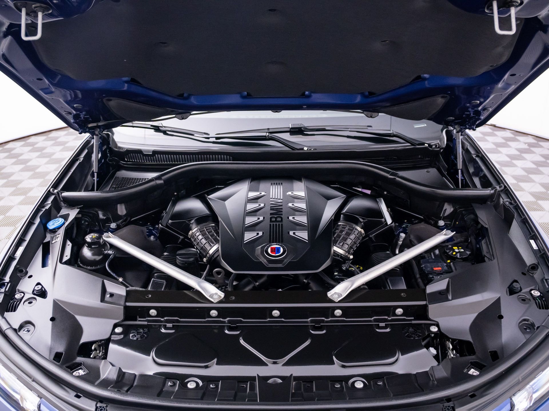 Used 2024 ALPINA Blue Metallic BMW ALPINA XB7 image 37