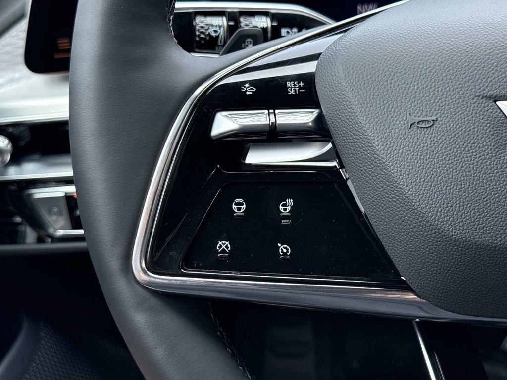 New 2026 Vibrant White Tricoat Cadillac Premium Luxury image 15