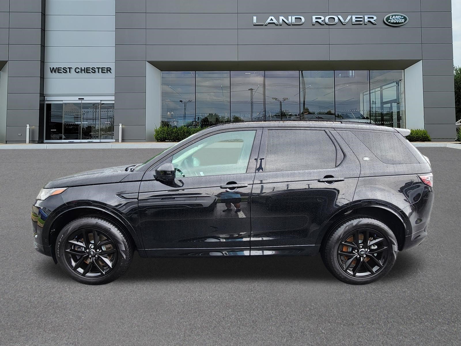 Certified Used 2025 Santorini Black Metallic Land Rover S image 5