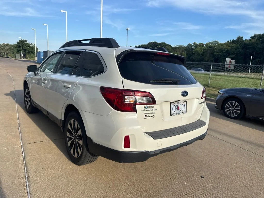 Used 2015 White Subaru 2.5i image 9