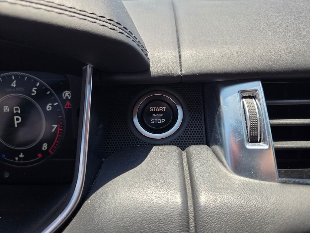 Used 2019 Gray Land Rover SVR image 28