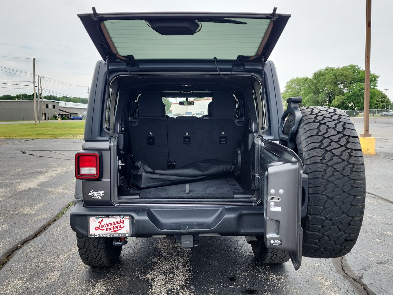 Used 2022 Granite Crystal Metallic Clearcoat Jeep Unlimited Willys image 23