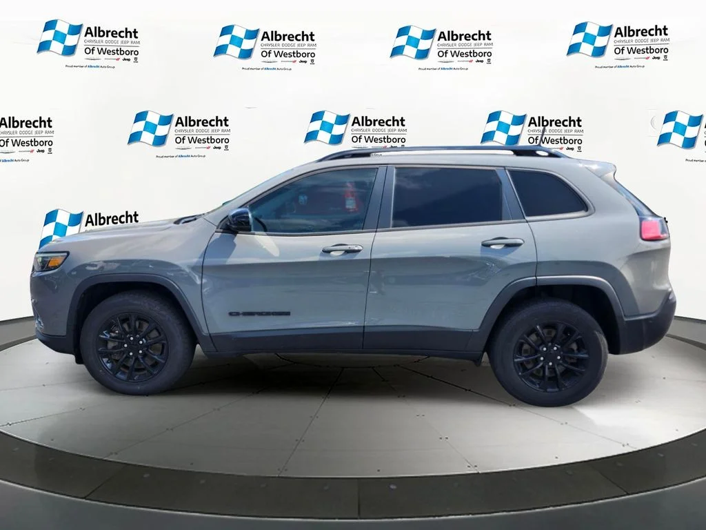 Used 2023 Gray Jeep Altitude image 2