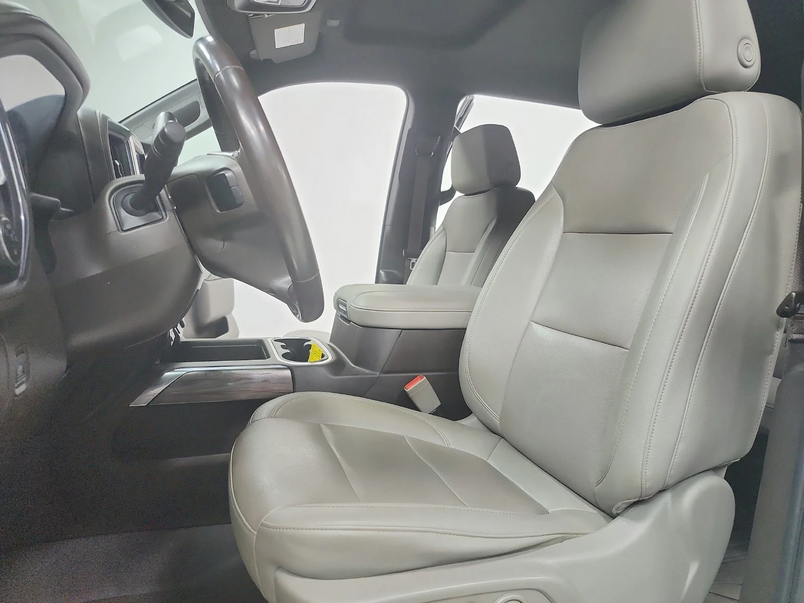 Used 2023 White Chevrolet LTZ image 20