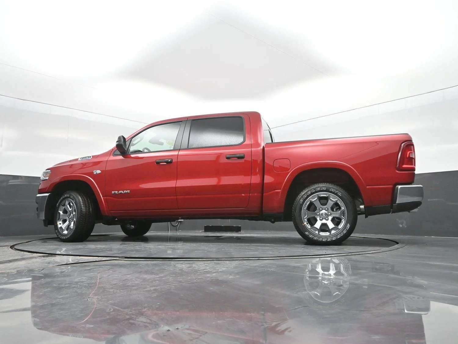 New 2026 Molten Red Pearl-Coat Exterior Paint RAM Big Horn image 36