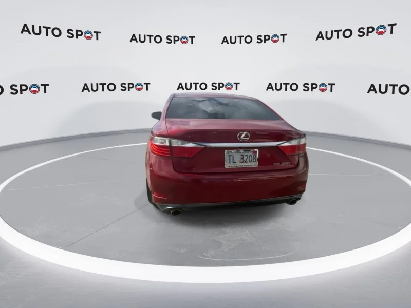 Used 2015 Red Lexus  image 7