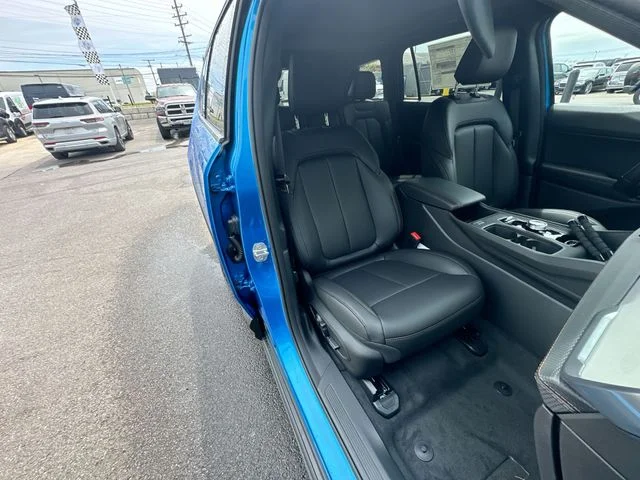New 2026 Hydro Blue Pearl-Coat Exterior Paint Jeep Limited image 26