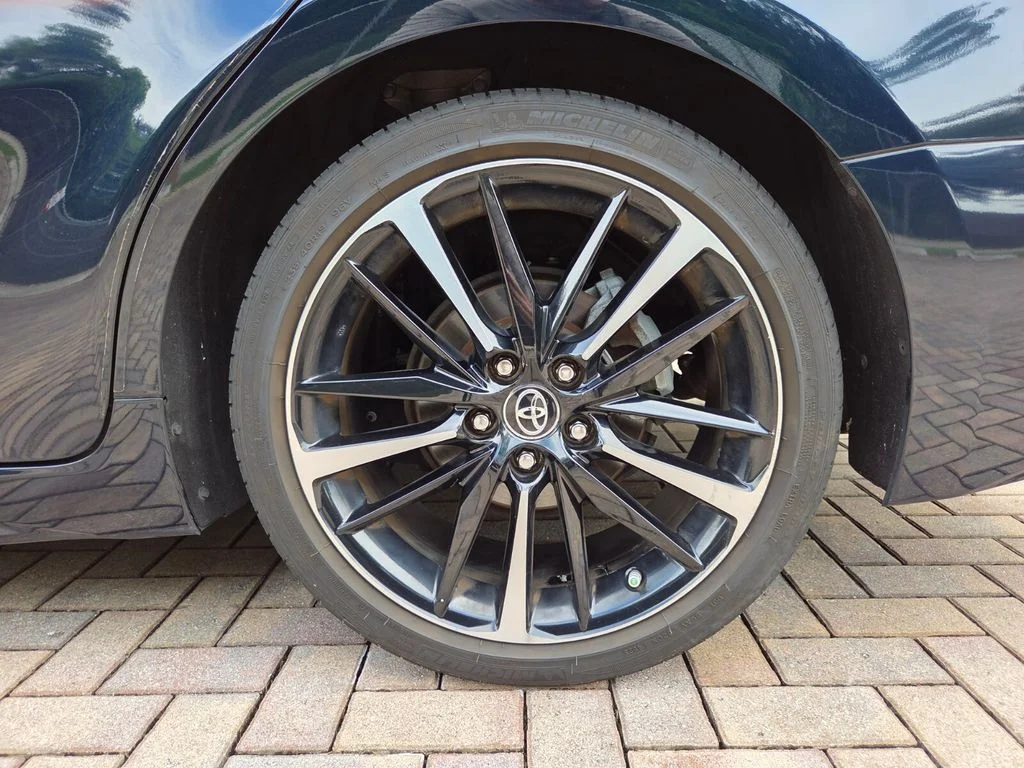 Used 2019 Blue Toyota XSE V6 image 19