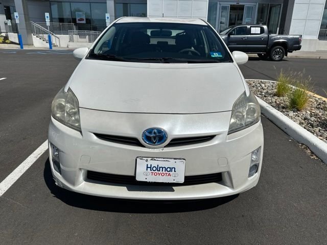 Used 2010  Toyota I image 3