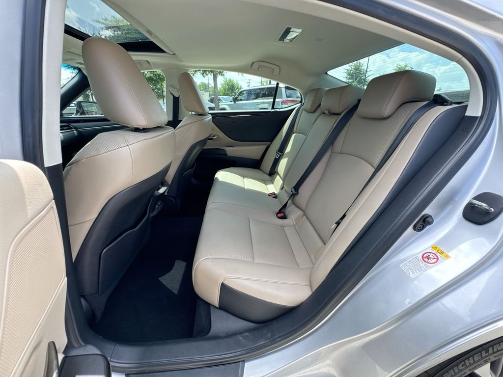 Used 2019 Silver Lexus 350 image 30
