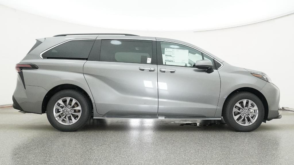 New 2026 Heavy Metal Toyota XLE image 3