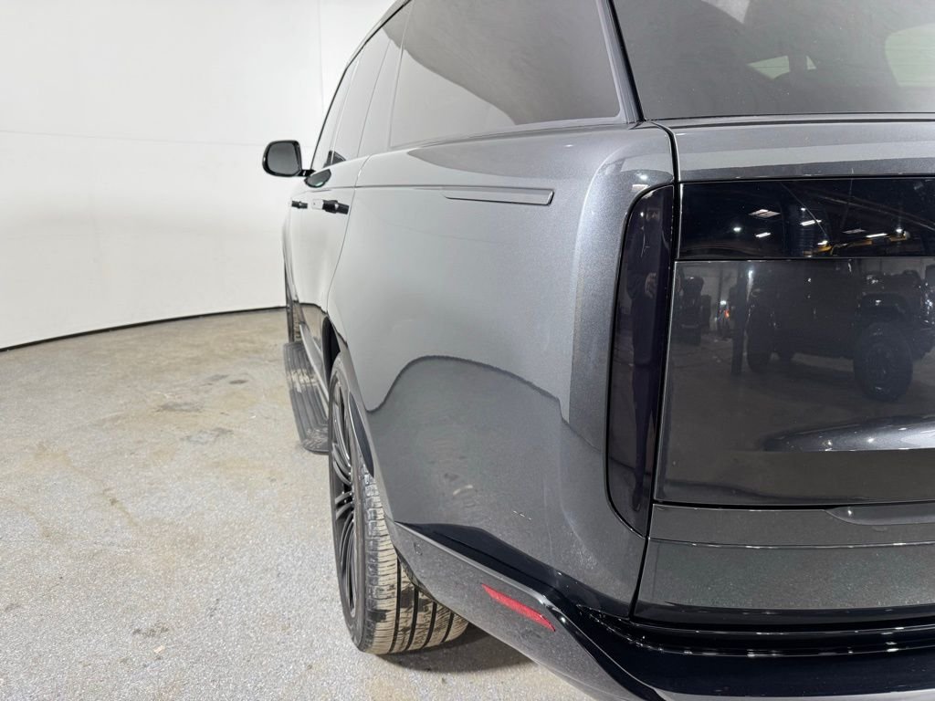 Used 2024 Carpathian Gray Premium Metallic Land Rover Autobiography image 8