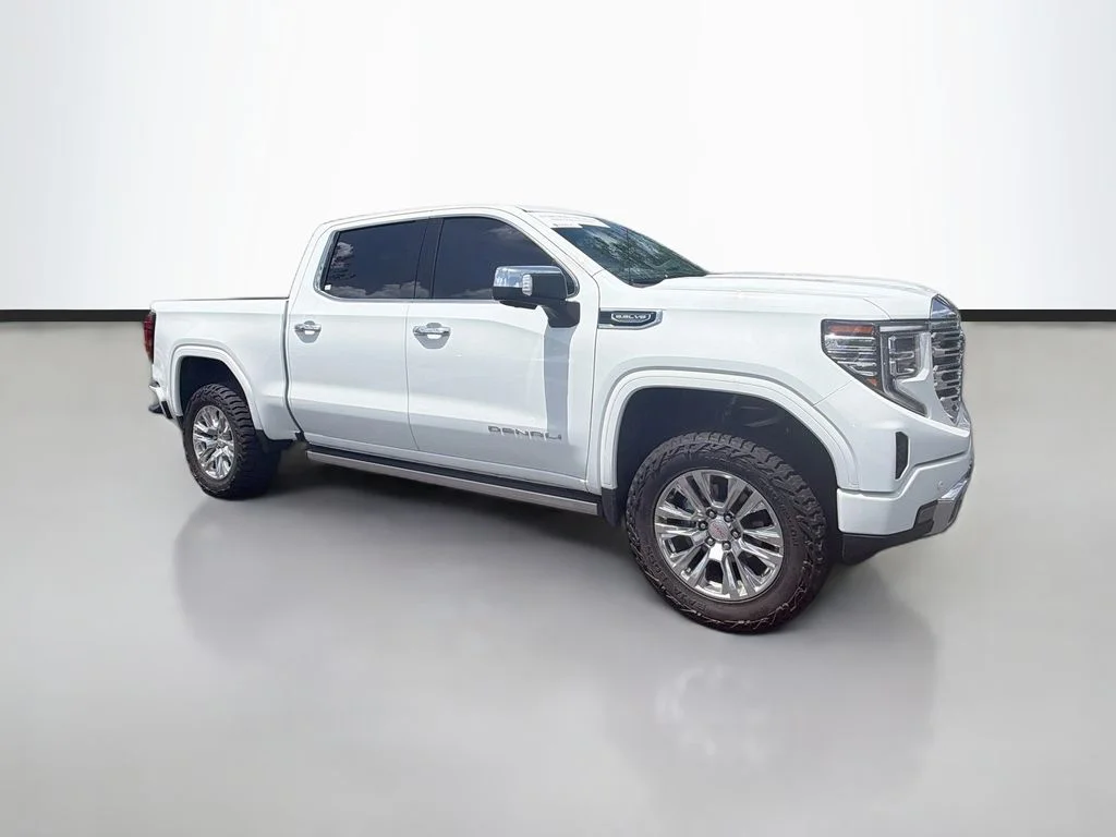 Used 2023 White GMC Denali image 3