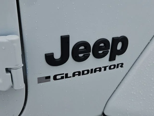New 2026 Bright White Clear-Coat Exterior Paint Jeep Sport S image 24