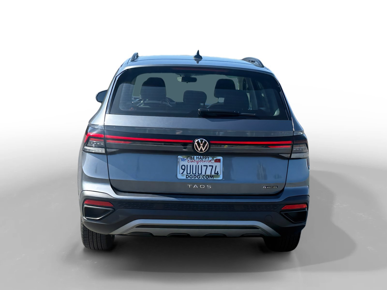 Certified Used 2025 Platinum Gray Metallic Volkswagen 1.5T S image 4