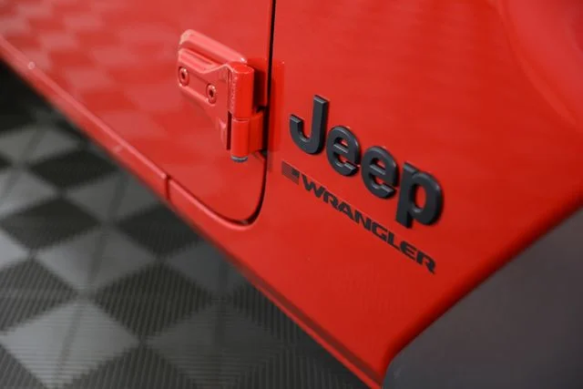 Used 2025 Red Jeep Sport S image 27