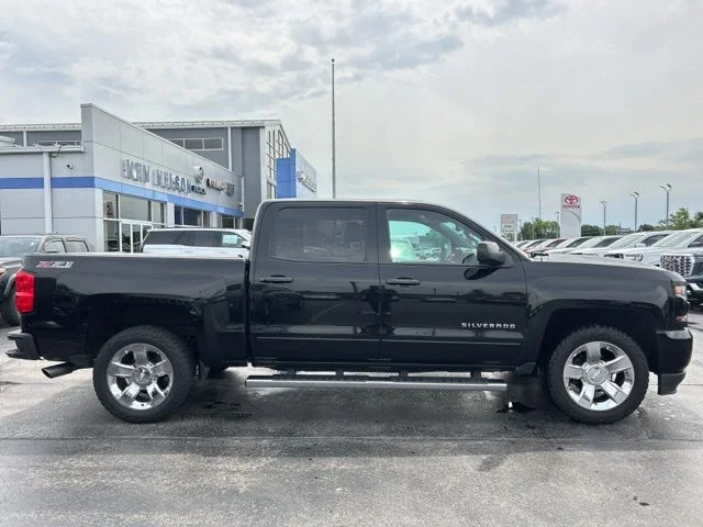 Used 2016 Black Chevrolet LT image 11