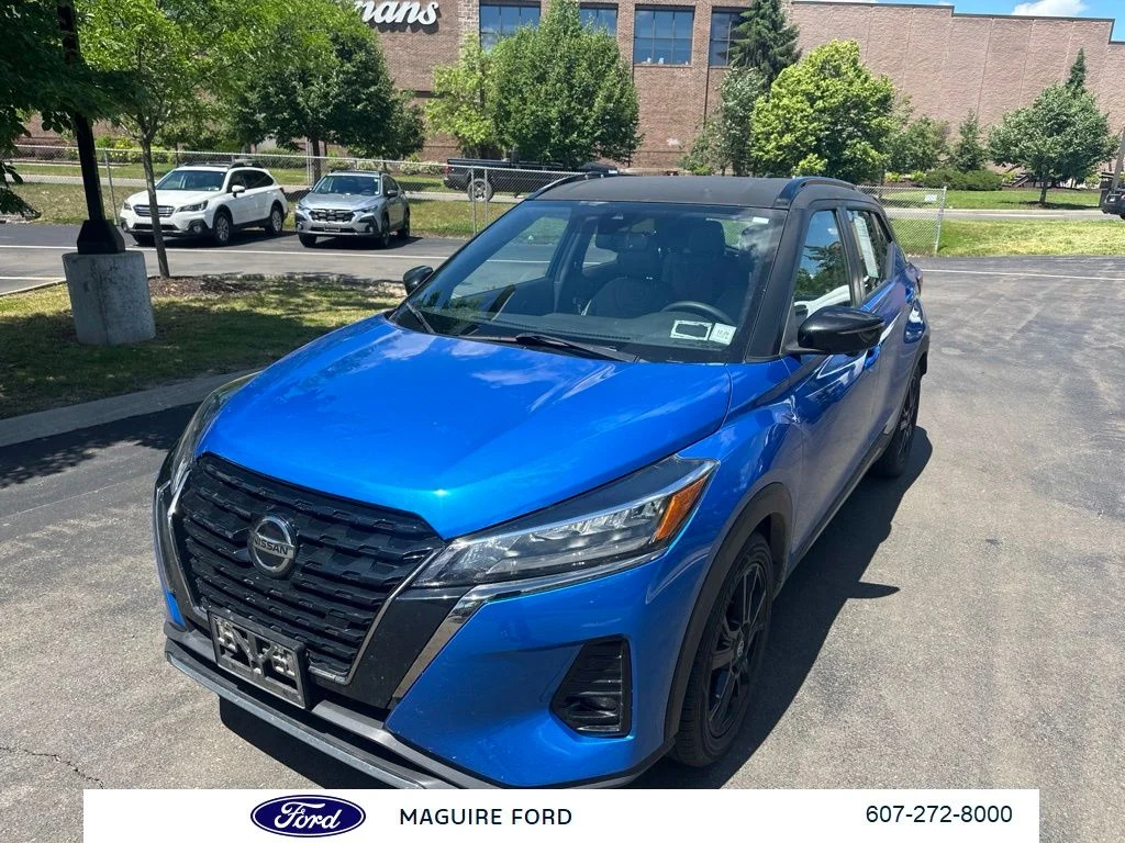 Used 2021  Nissan SR image 10