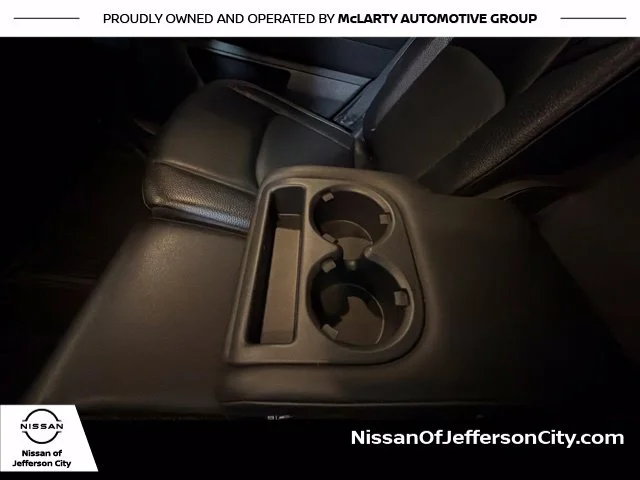 Used 2022 White Nissan SL image 18
