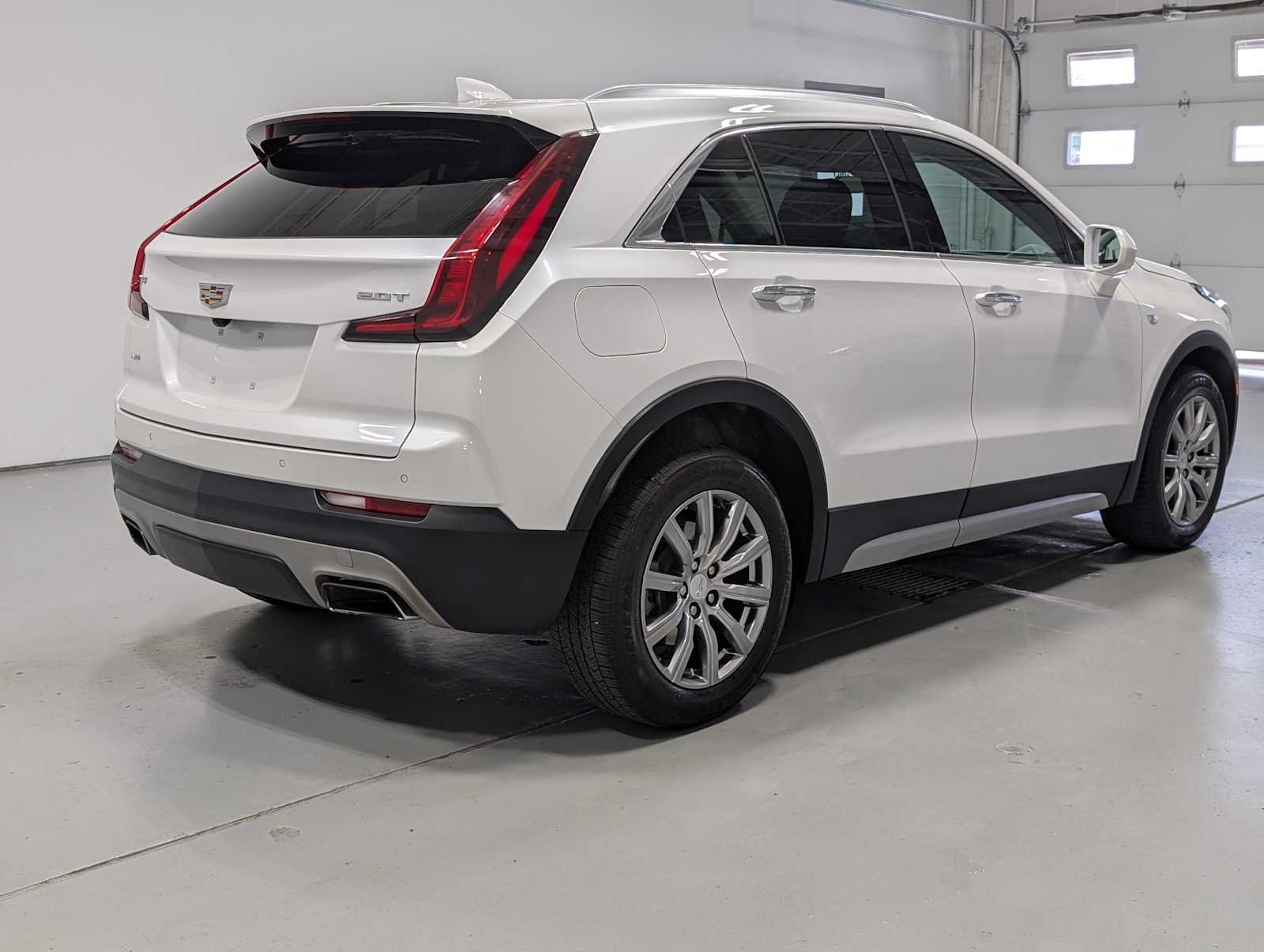 Used 2019 CRYSTAL WHITE TRICOAT Cadillac AWD Premium Luxury image 8