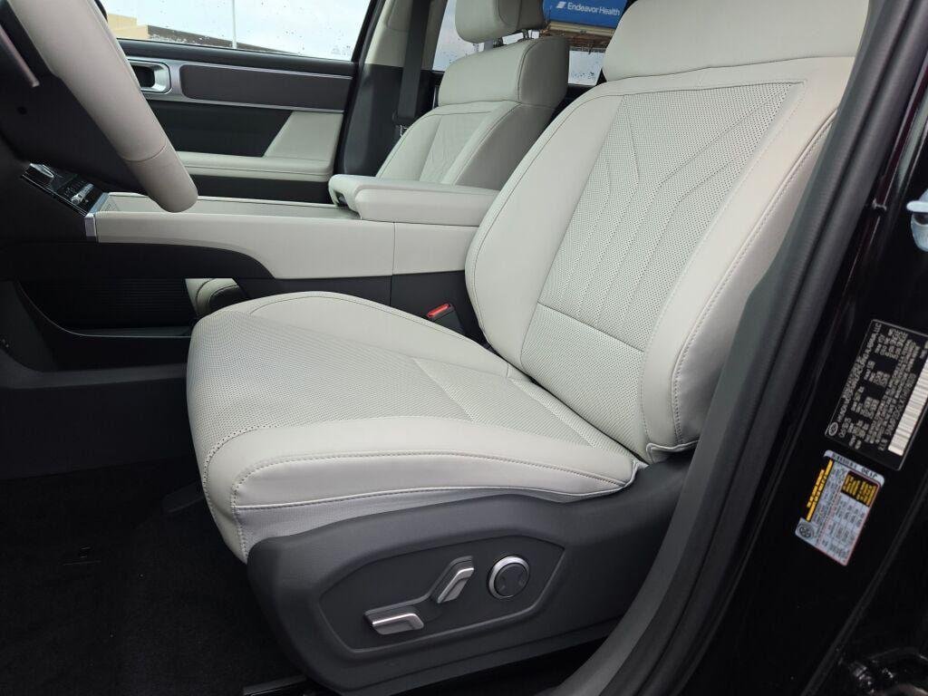 New 2026 Black Hyundai SEL AWD image 21
