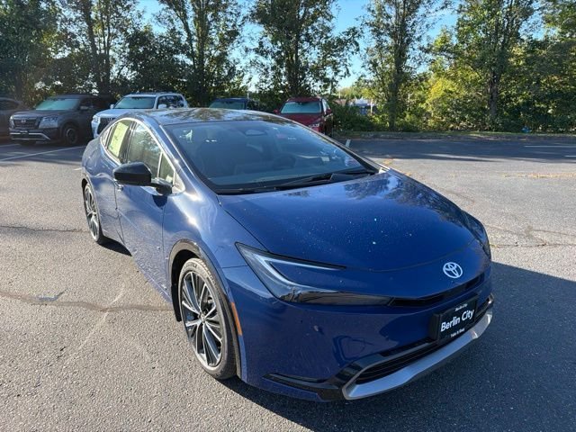 New 2027 08q4 Toyota  image 3