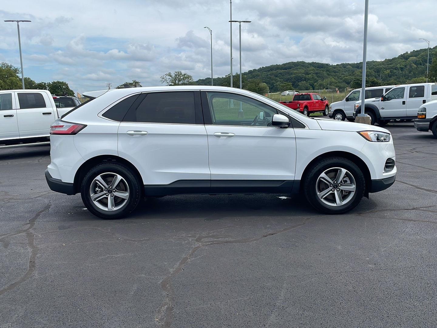 Used 2024 Oxford White Ford SEL image 6