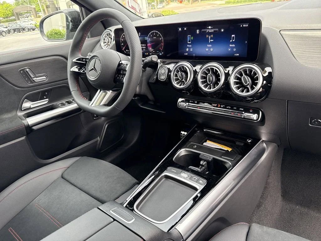 2025 Mercedes-Benz GLA GLA250 - Photo 18