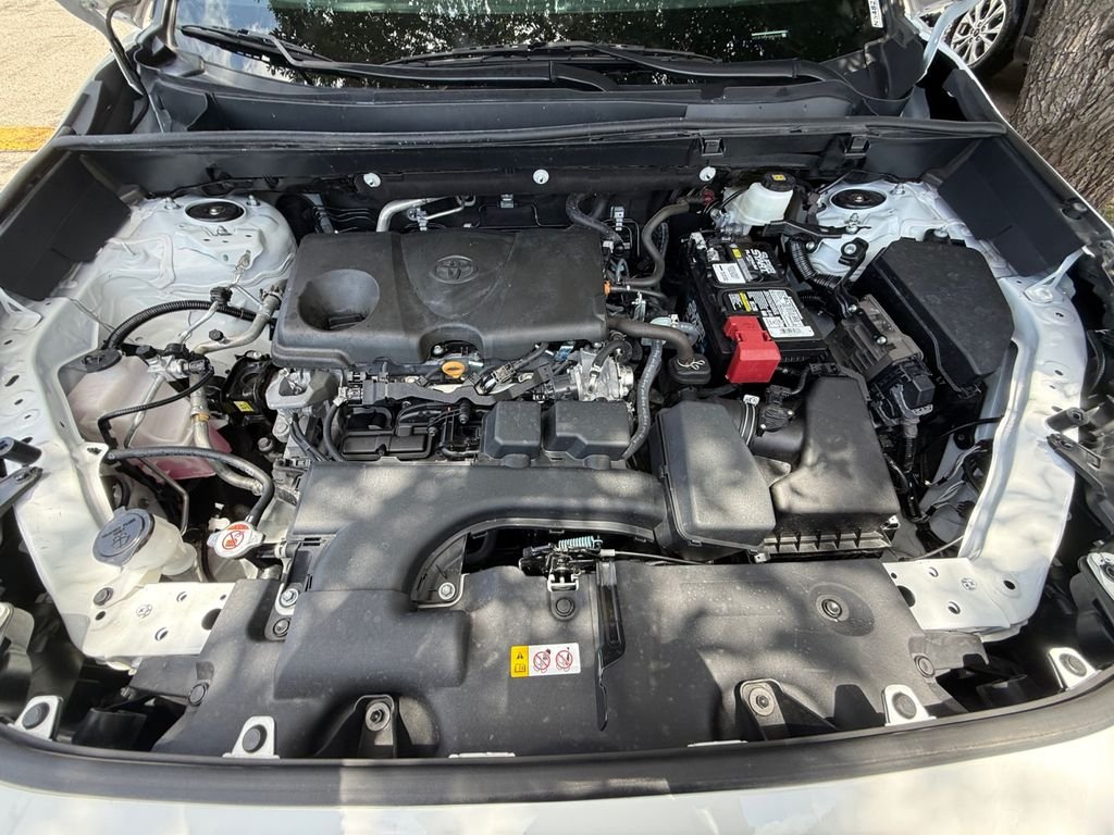 Used 2025 White Toyota LE image 20