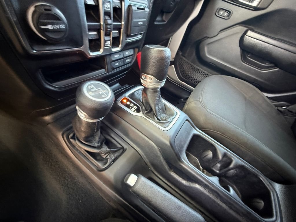 Used 2022 Silver Jeep Willys image 22