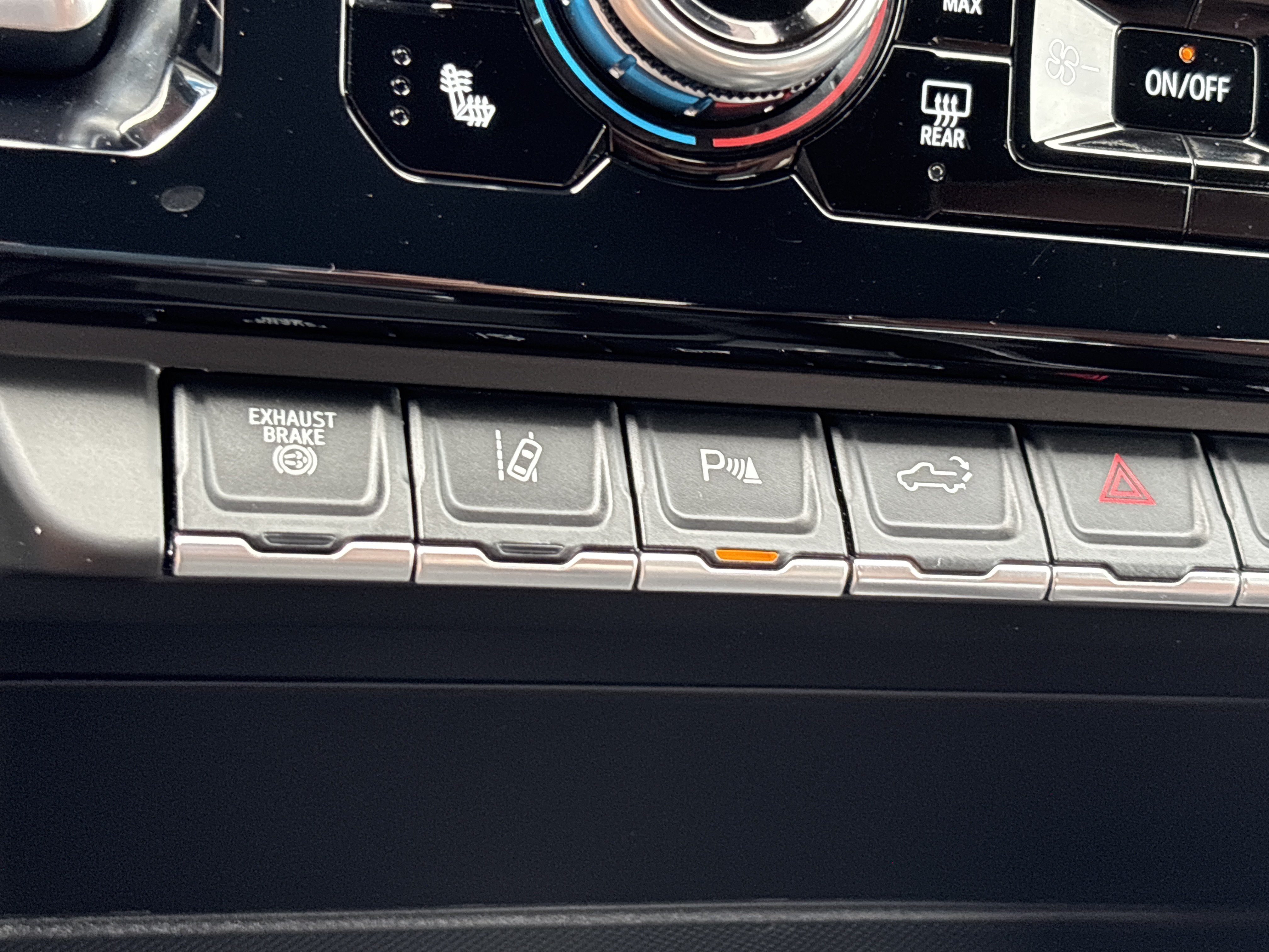 Used 2025 Sterling Metallic GMC Denali Ultimate image 43